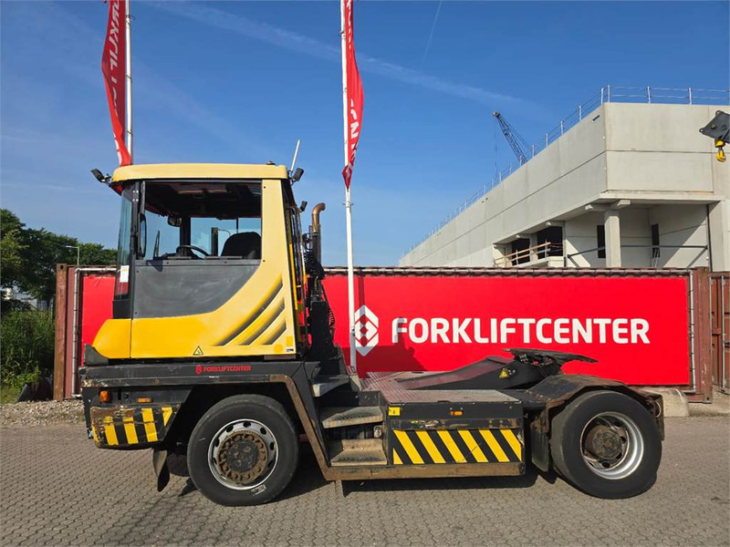 Terberg RT223 4x4 - Терминален влекач: снимка 4 Terberg RT223 4x4 - Терминален влекач: снимка 4