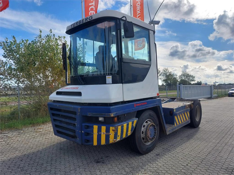 Terberg RT283 4x4 - Терминален влекач: снимка 2 Terberg RT283 4x4 - Терминален влекач: снимка 2