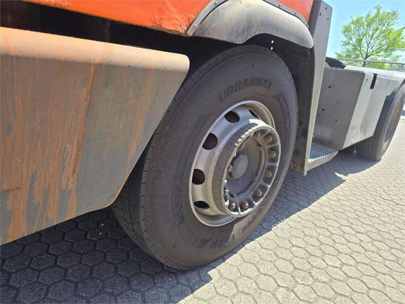 Терминален влекач Terberg YT182: снимка 11 Терминален влекач Terberg YT182: снимка 11