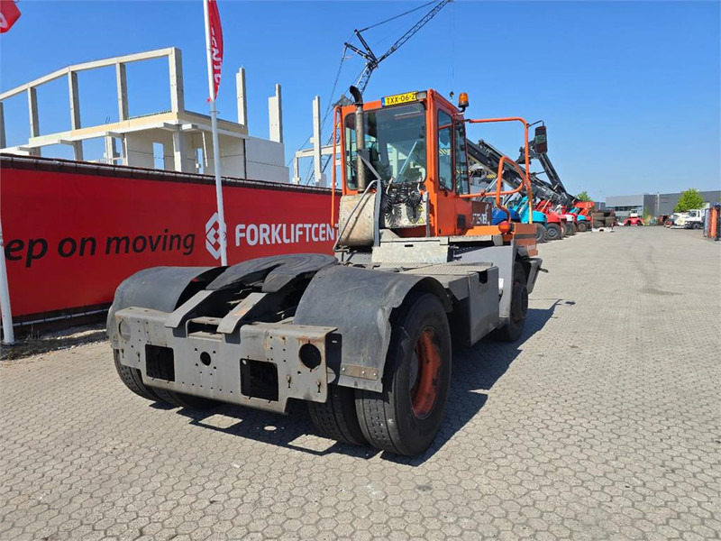 Терминален влекач Terberg YT182: снимка 7 Терминален влекач Terberg YT182: снимка 7