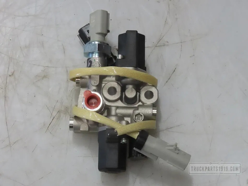 DAF 1888418 Brandstof Inname Module - Горивна помпа за Камион: снимка 1 DAF 1888418 Brandstof Inname Module - Горивна помпа за Камион: снимка 1