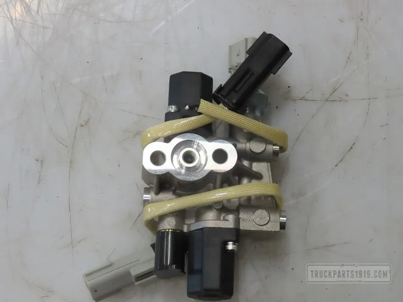 DAF 1888418 Brandstof Inname Module - Горивна помпа за Камион: снимка 2 DAF 1888418 Brandstof Inname Module - Горивна помпа за Камион: снимка 2