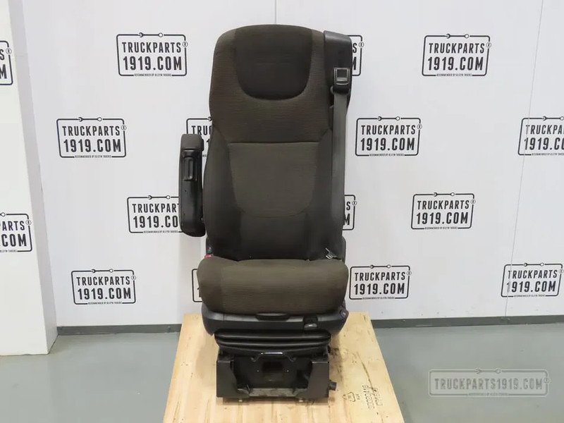 DAF 1978966 Bestuurdersstoel DAF XF 106 - Седалка за Камион: снимка 1 DAF 1978966 Bestuurdersstoel DAF XF 106 - Седалка за Камион: снимка 1