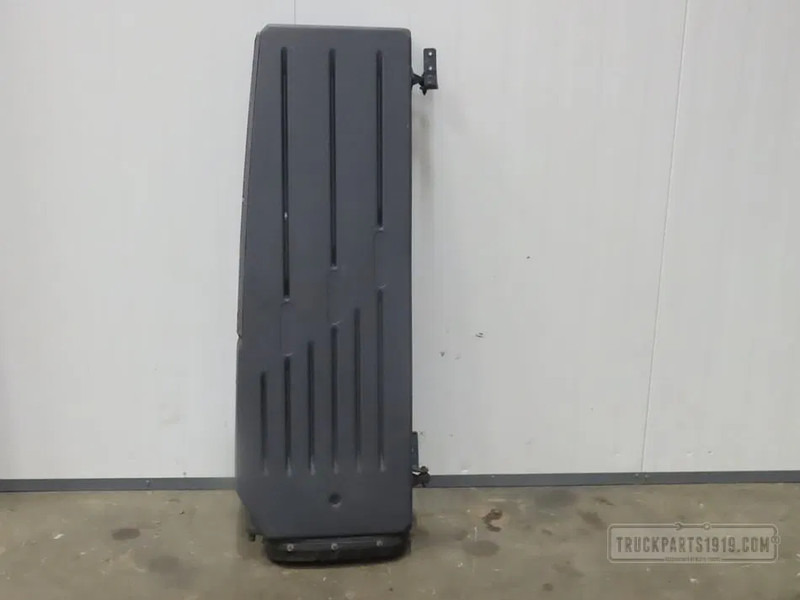 Iveco Body & Chassis Parts Luchtinlaat cabine Iveco - Всмукателна система за Камион: снимка 1 Iveco Body & Chassis Parts Luchtinlaat cabine Iveco - Всмукателна система за Камион: снимка 1