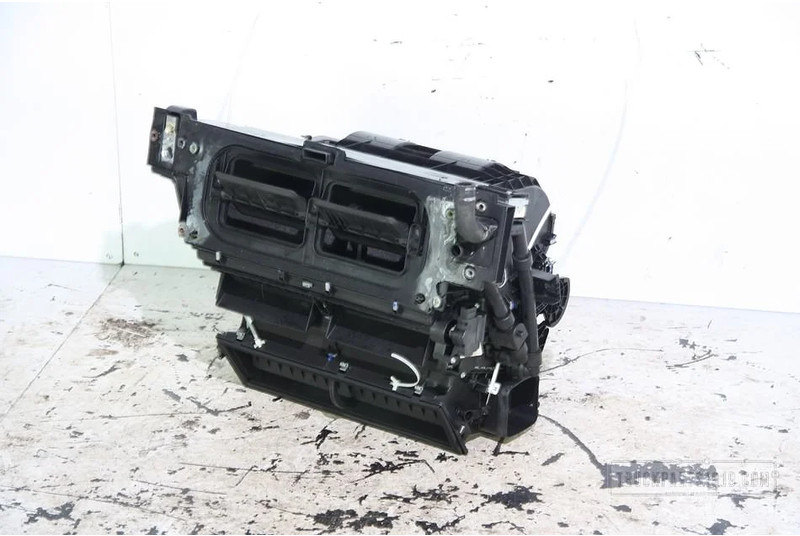 Iveco Heating, Ventilation & AC Kachel airco motor - Отопление/ Вентилация за Камион: снимка 1 Iveco Heating, Ventilation & AC Kachel airco motor - Отопление/ Вентилация за Камион: снимка 1