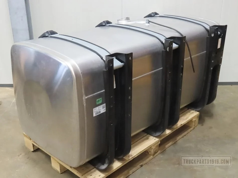 MAN Fuel System Brandstoftank + steunen 710L - Резервоар за гориво за Камион: снимка 2 MAN Fuel System Brandstoftank + steunen 710L - Резервоар за гориво за Камион: снимка 2