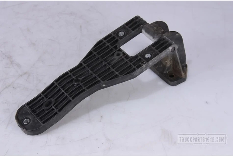 Renault Body & Chassis Parts Scharnier voor grille Renault - Капо за Камион: снимка 1 Renault Body & Chassis Parts Scharnier voor grille Renault - Капо за Камион: снимка 1