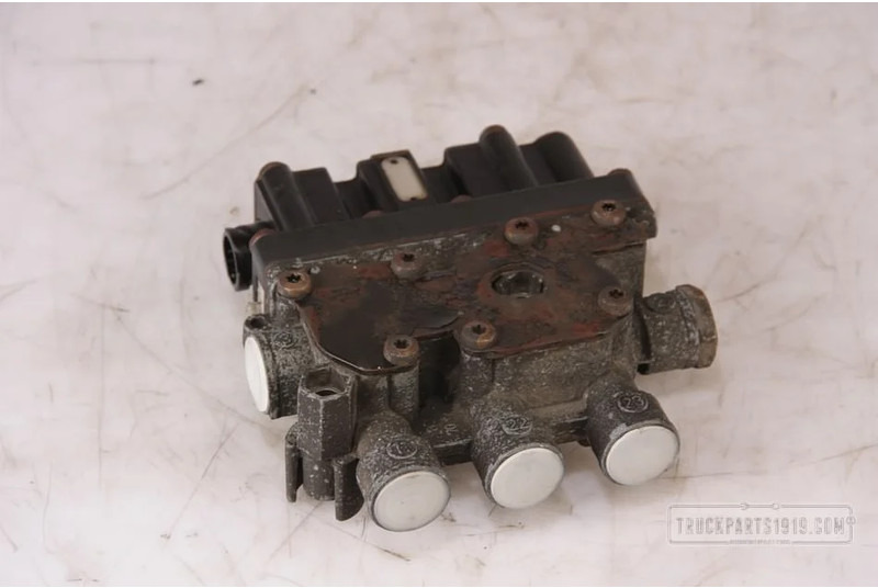 Renault Compressed Air System ECAS magneetventiel Renault - Клапа за Камион: снимка 1 Renault Compressed Air System ECAS magneetventiel Renault - Клапа за Камион: снимка 1