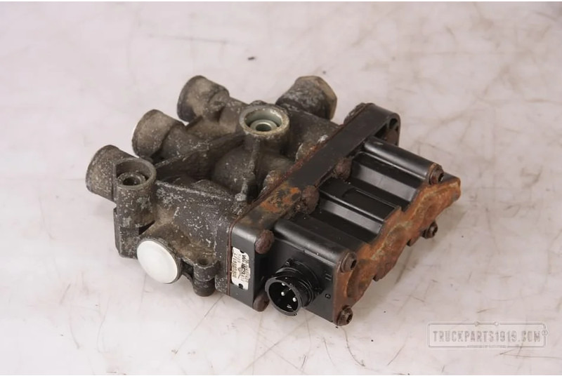 Renault Compressed Air System ECAS magneetventiel Renault - Клапа за Камион: снимка 2 Renault Compressed Air System ECAS magneetventiel Renault - Клапа за Камион: снимка 2