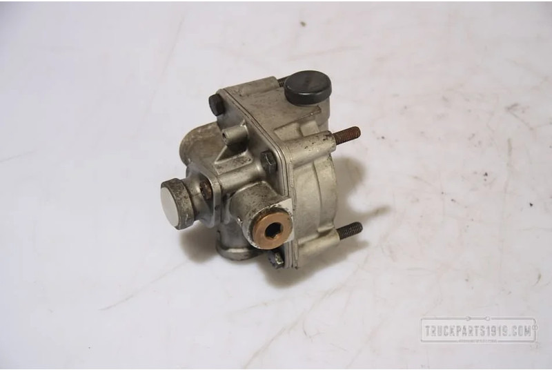 Renault Compressed Air System Relaisklep - Клапа за Камион: снимка 2 Renault Compressed Air System Relaisklep - Клапа за Камион: снимка 2