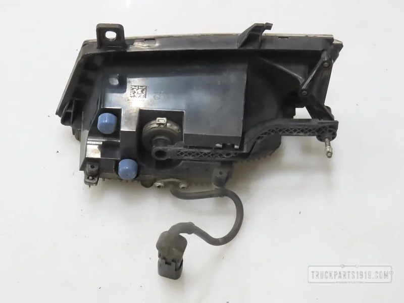 Scania 2552715 Mistlamp Re. - Фар срещу мъгла за Камион: снимка 2 Scania 2552715 Mistlamp Re. - Фар срещу мъгла за Камион: снимка 2