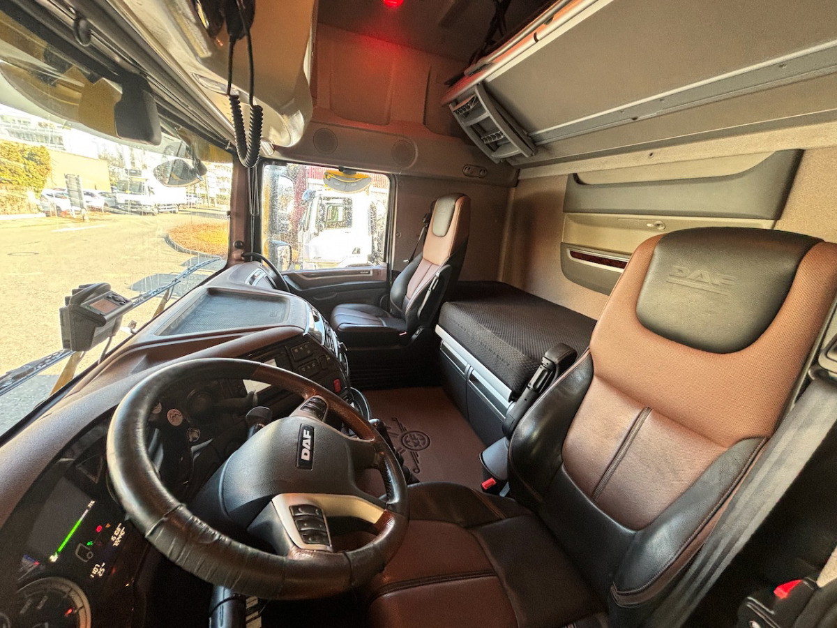 DAF FAN XF 530 LD Jumbo - Камион с брезент: снимка 4 DAF FAN XF 530 LD Jumbo - Камион с брезент: снимка 4