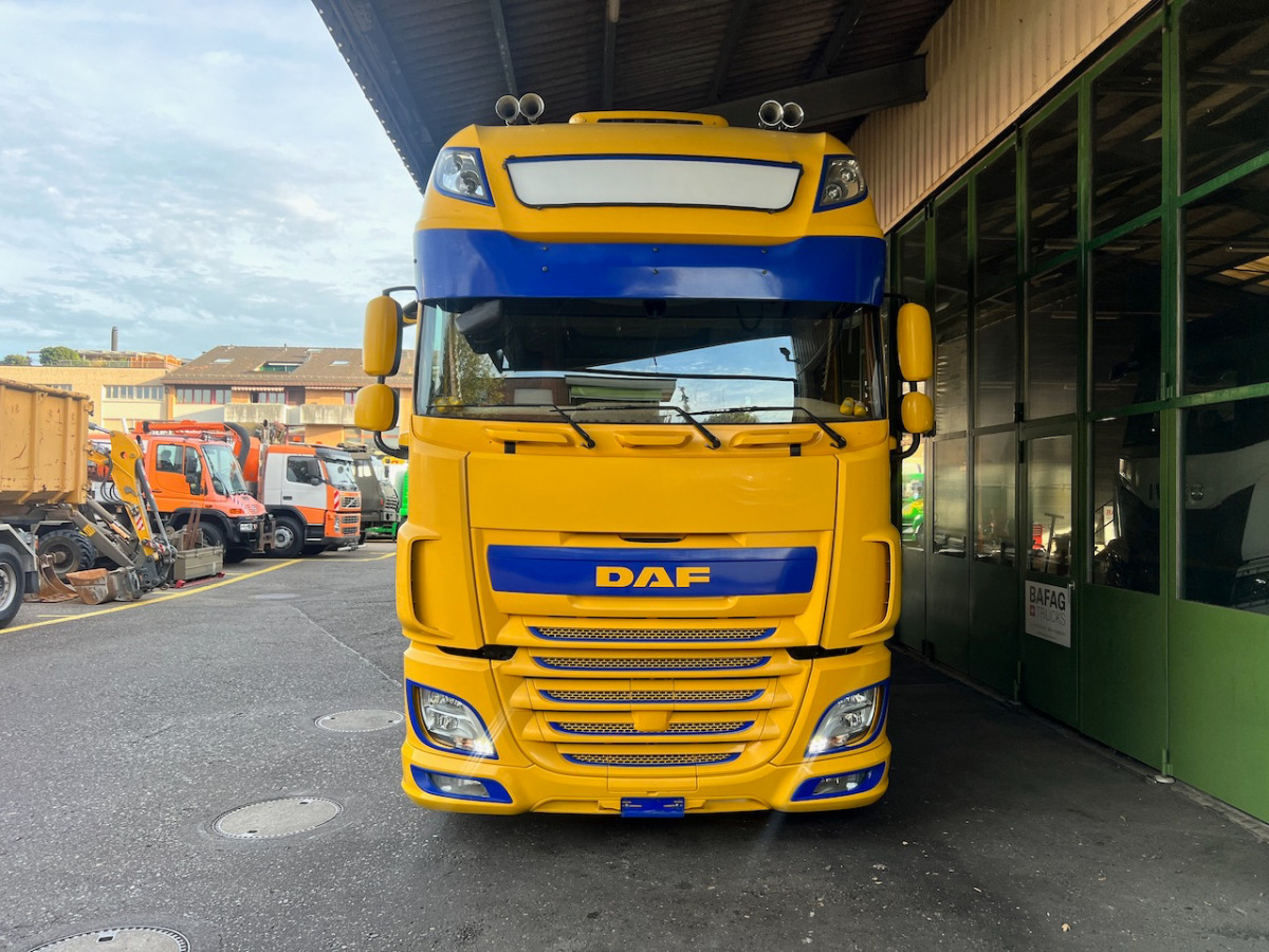 DAF XF 510 Jumbo - Камион с брезент: снимка 2 DAF XF 510 Jumbo - Камион с брезент: снимка 2