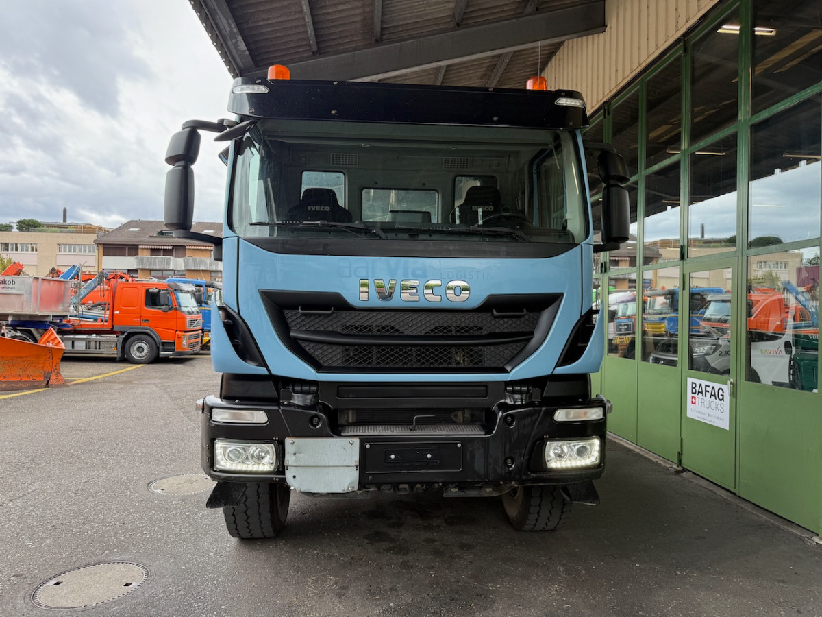 IVECO 340T45 Trakker 8x4 - Мултилифт с кука камион: снимка 3 IVECO 340T45 Trakker 8x4 - Мултилифт с кука камион: снимка 3