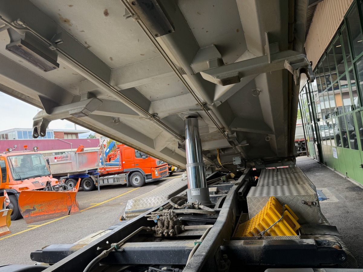 Самосвал камион MAN TGS 35.480 8x4: снимка 16