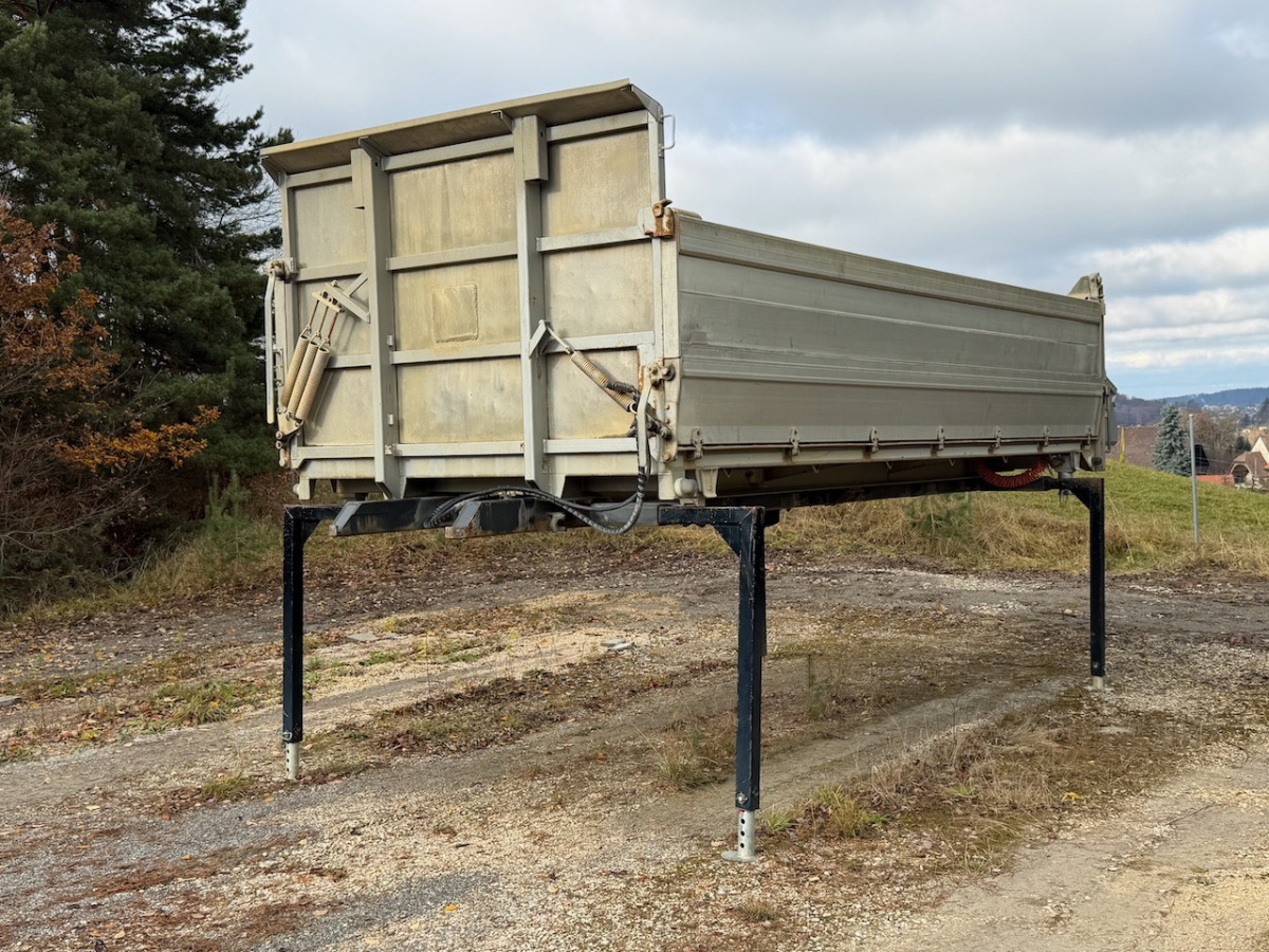 RENAULT C520 8x4 Wechselsystem Siloki + Kipper - Самосвал камион: снимка 2 RENAULT C520 8x4 Wechselsystem Siloki + Kipper - Самосвал камион: снимка 2