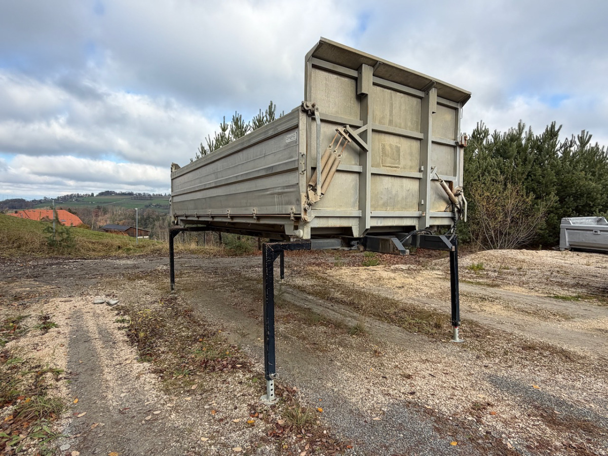 RENAULT C520 8x4 Wechselsystem Siloki + Kipper - Самосвал камион: снимка 3 RENAULT C520 8x4 Wechselsystem Siloki + Kipper - Самосвал камион: снимка 3