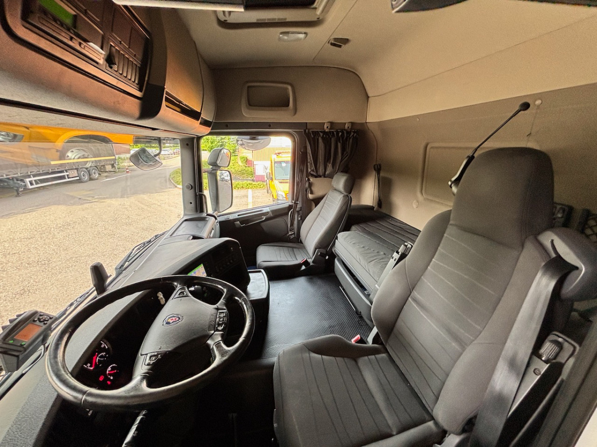 SCANIA G410 - Камион с брезент: снимка 4 SCANIA G410 - Камион с брезент: снимка 4