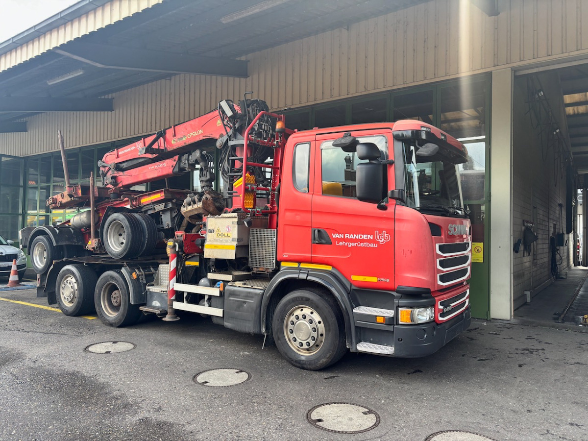 SCANIA G490 6x2 - Камион за дърва, Камион с кран: снимка 1 SCANIA G490 6x2 - Камион за дърва, Камион с кран: снимка 1