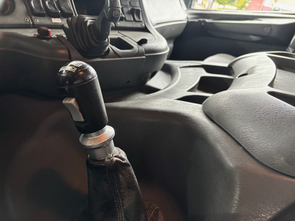 SCANIA P124CB8x4 - Бетоновоз: снимка 5 SCANIA P124CB8x4 - Бетоновоз: снимка 5