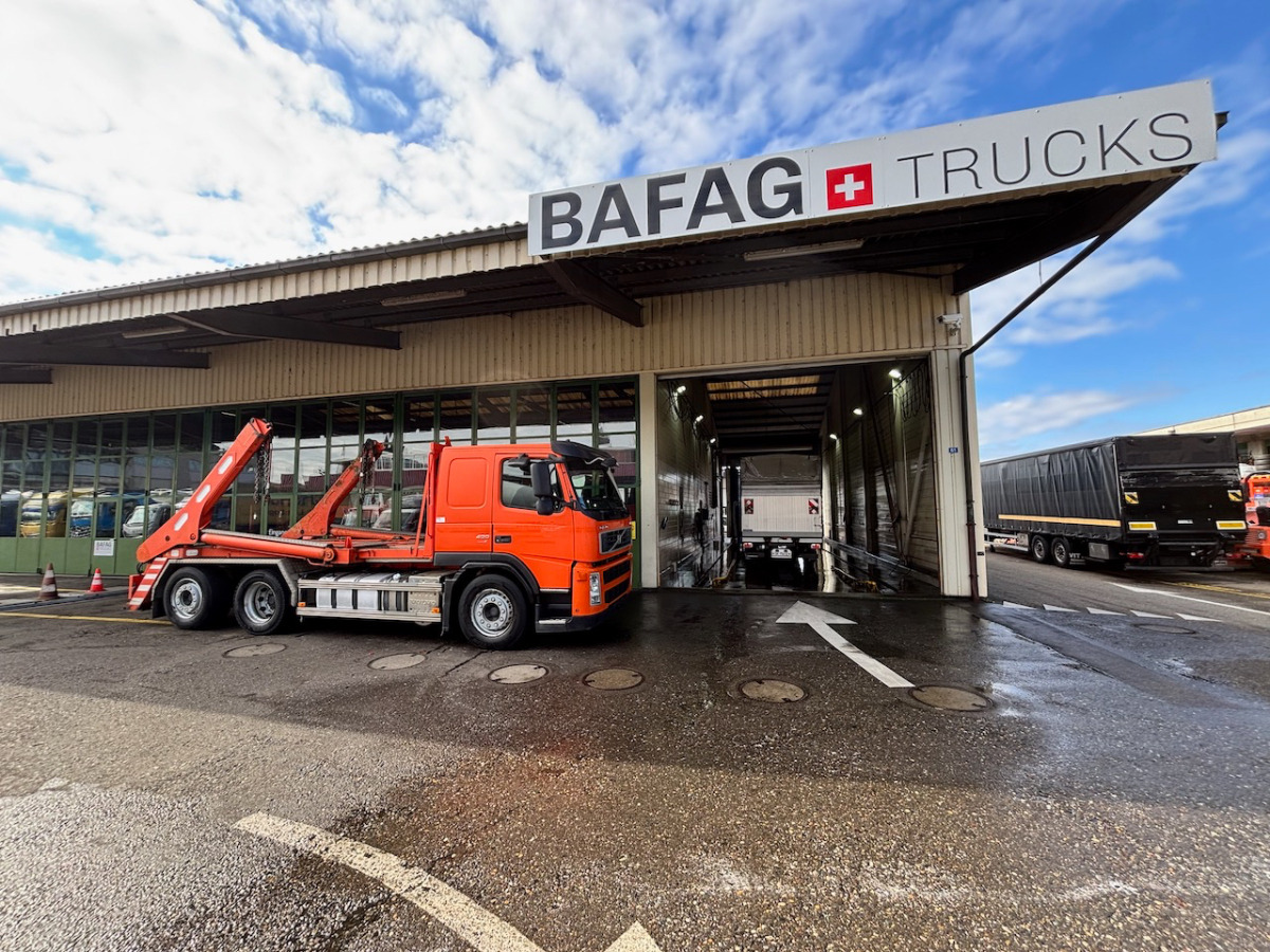 VOLVO FM 400 - Мултилифт за контейнери камион: снимка 2 VOLVO FM 400 - Мултилифт за контейнери камион: снимка 2