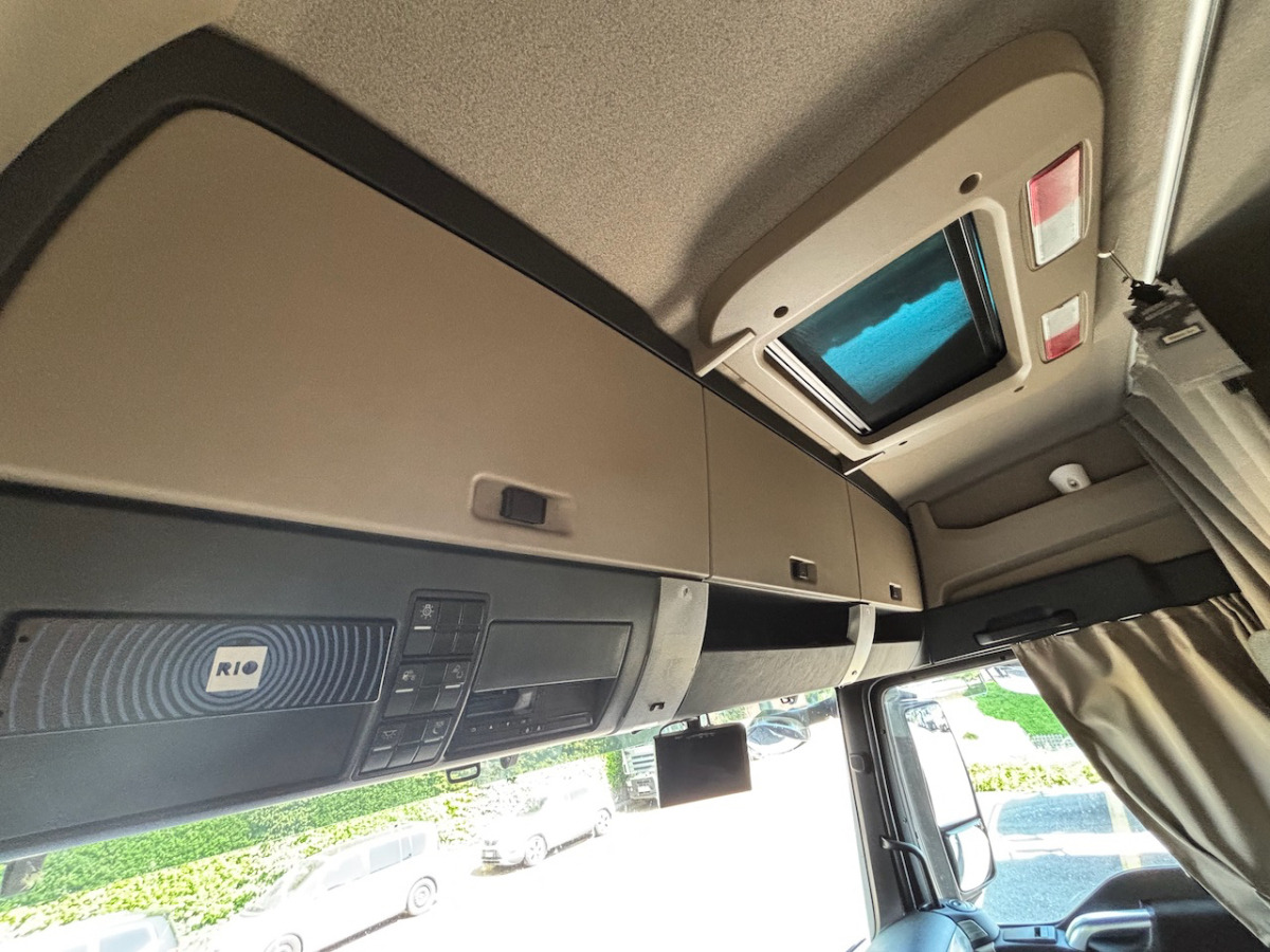 Влекач MAN TGX 18.510: снимка 13