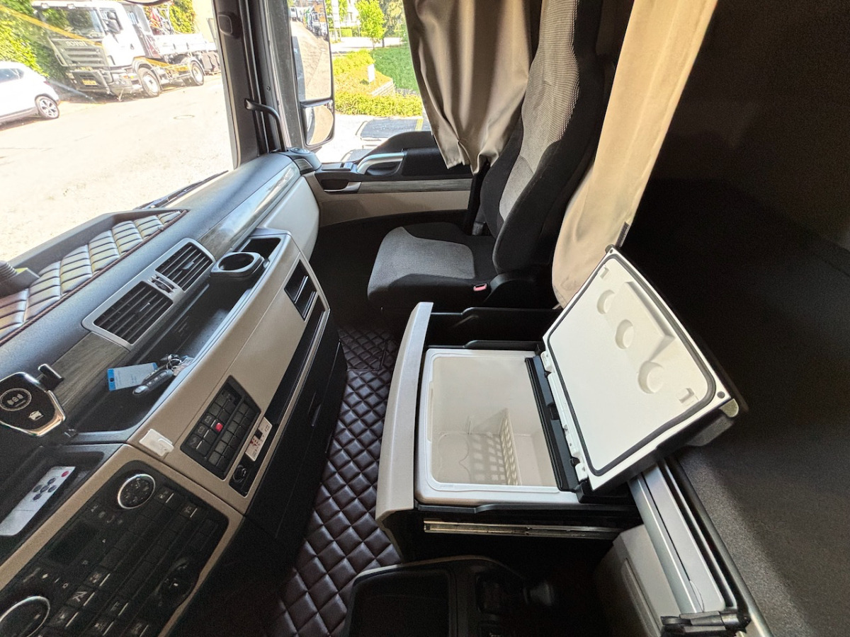 Влекач MAN TGX 18.510: снимка 10