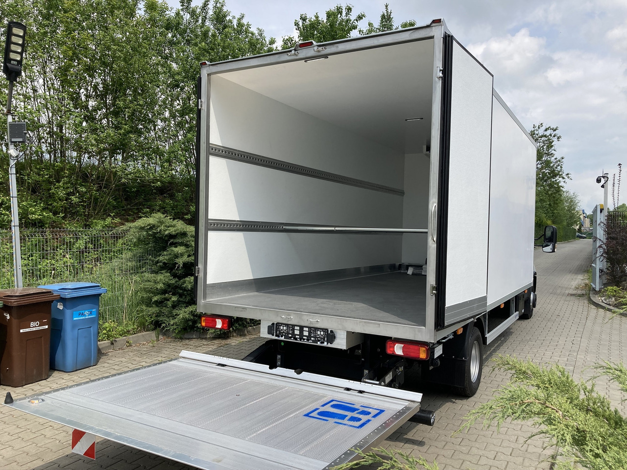 Iveco Daily 70C18 Kühlkoffer LBW BÃR - Хладилен бус: снимка 4 Iveco Daily 70C18 Kühlkoffer LBW BÃR - Хладилен бус: снимка 4