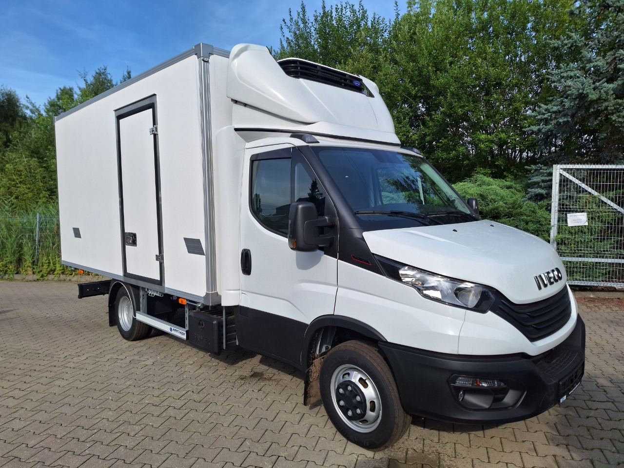 Iveco Daily 70C18 Kühlkoffer LBW BÃR - Хладилен бус: снимка 3 Iveco Daily 70C18 Kühlkoffer LBW BÃR - Хладилен бус: снимка 3
