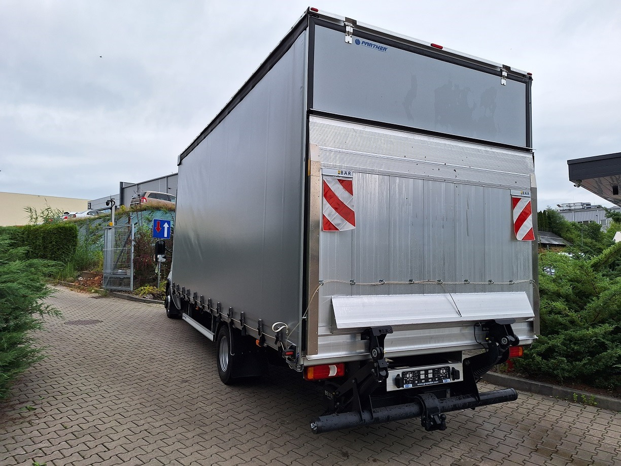 Iveco Daily 70C18A8 Backsleeper BÄR - Брезентов бус: снимка 2 Iveco Daily 70C18A8 Backsleeper BÄR - Брезентов бус: снимка 2