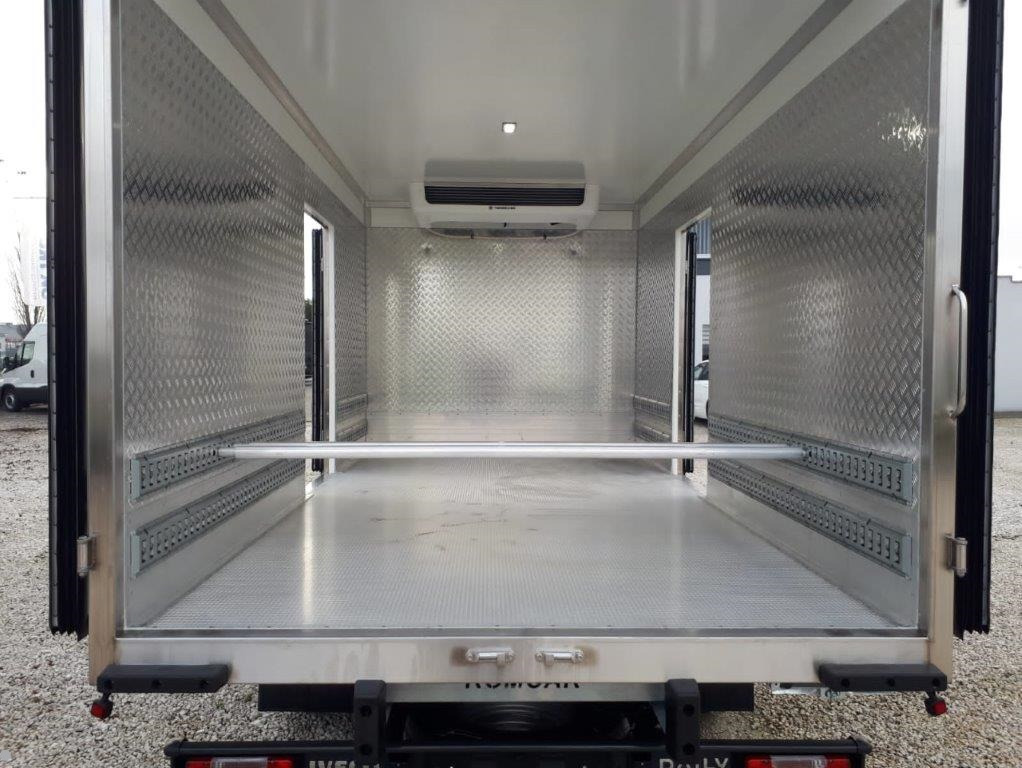 Iveco Daily 70C21A8 Tiefkühkoffer -18°C - Хладилен бус: снимка 2 Iveco Daily 70C21A8 Tiefkühkoffer -18°C - Хладилен бус: снимка 2