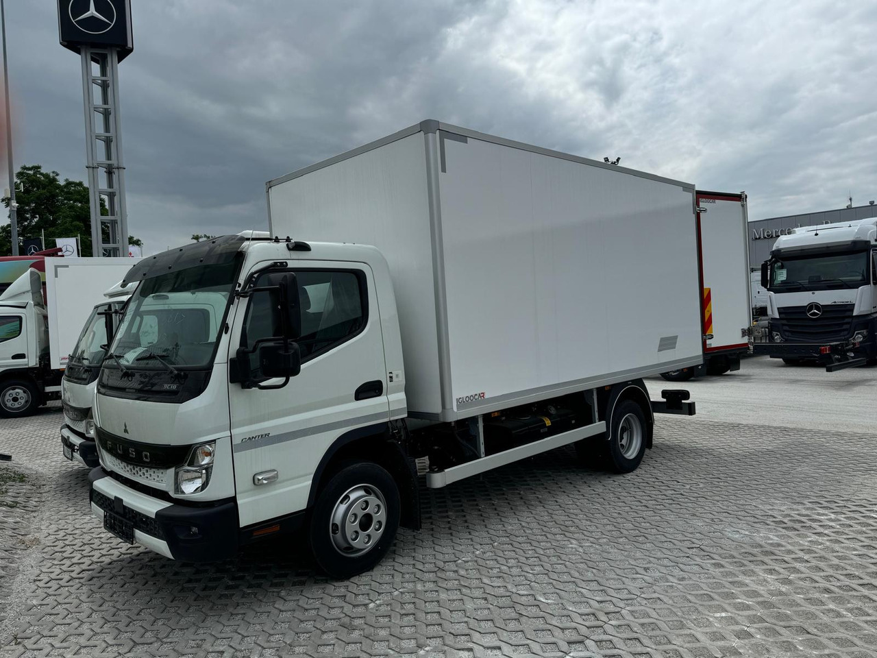 Mitsubishi Canter FUSO 70C18 Isotherm Koffer - Изотермичен камион: снимка 2 Mitsubishi Canter FUSO 70C18 Isotherm Koffer - Изотермичен камион: снимка 2