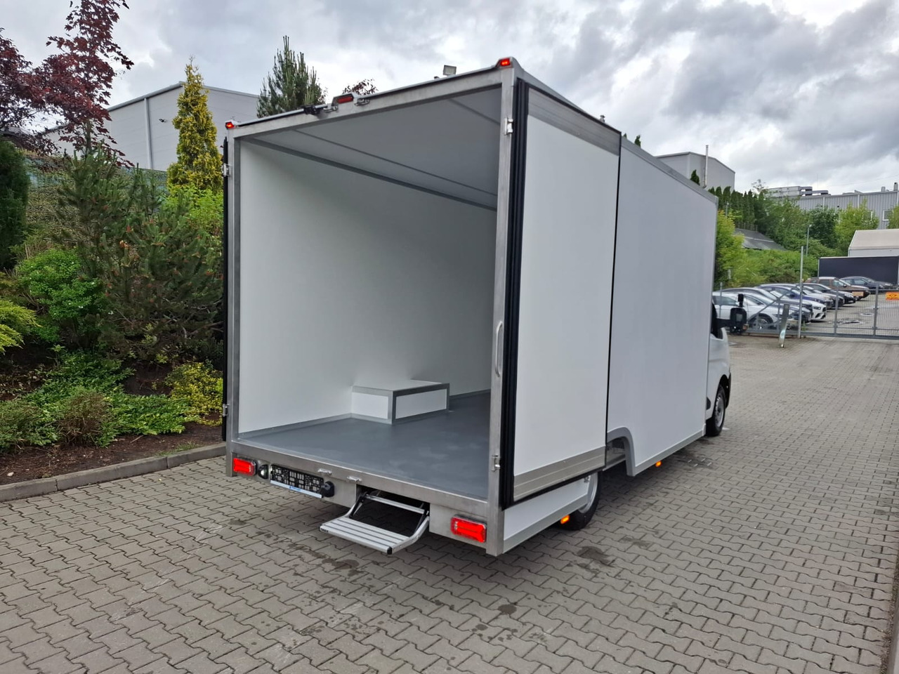 Renault Master 170 Koffer Platform Tiefrahmen - Лекотоварен автомобил фургон: снимка 3 Renault Master 170 Koffer Platform Tiefrahmen - Лекотоварен автомобил фургон: снимка 3