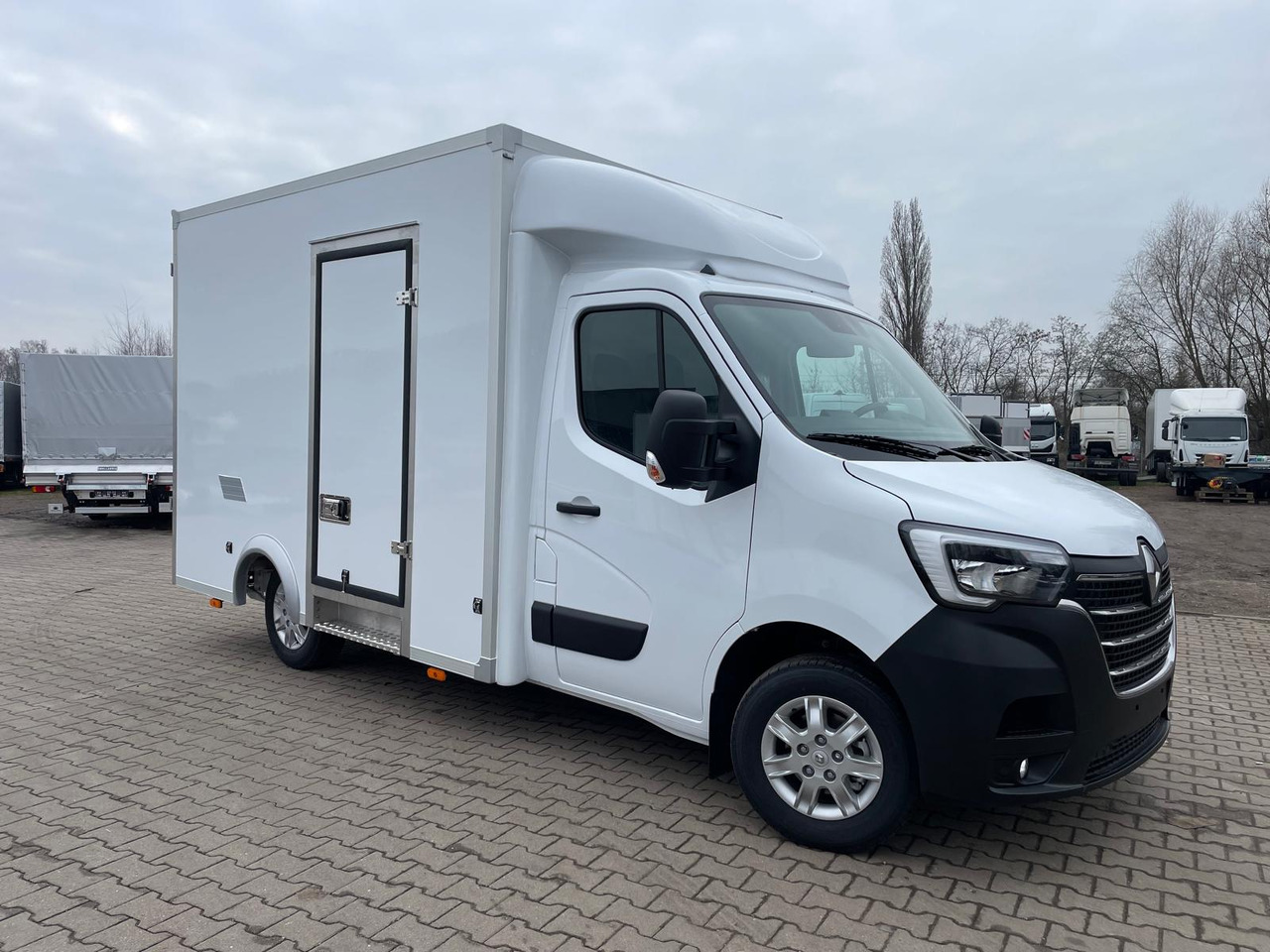 Renault Master Isolierte Koffer Platform - Лекотоварен автомобил фургон: снимка 1 Renault Master Isolierte Koffer Platform - Лекотоварен автомобил фургон: снимка 1