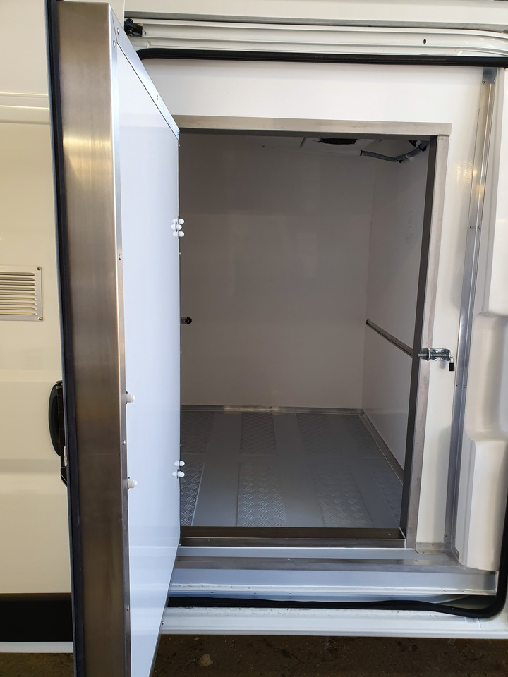 Renault Master L3H2 Tiefkühlkasten -18°C - Хладилен бус: снимка 5 Renault Master L3H2 Tiefkühlkasten -18°C - Хладилен бус: снимка 5