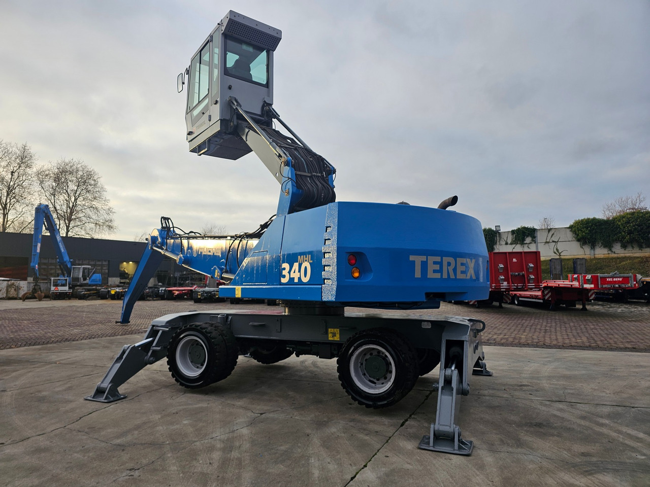 Fuchs MHL 340 Material Handler - Багер за манипулиране на материали: снимка 5 Fuchs MHL 340 Material Handler - Багер за манипулиране на материали: снимка 5