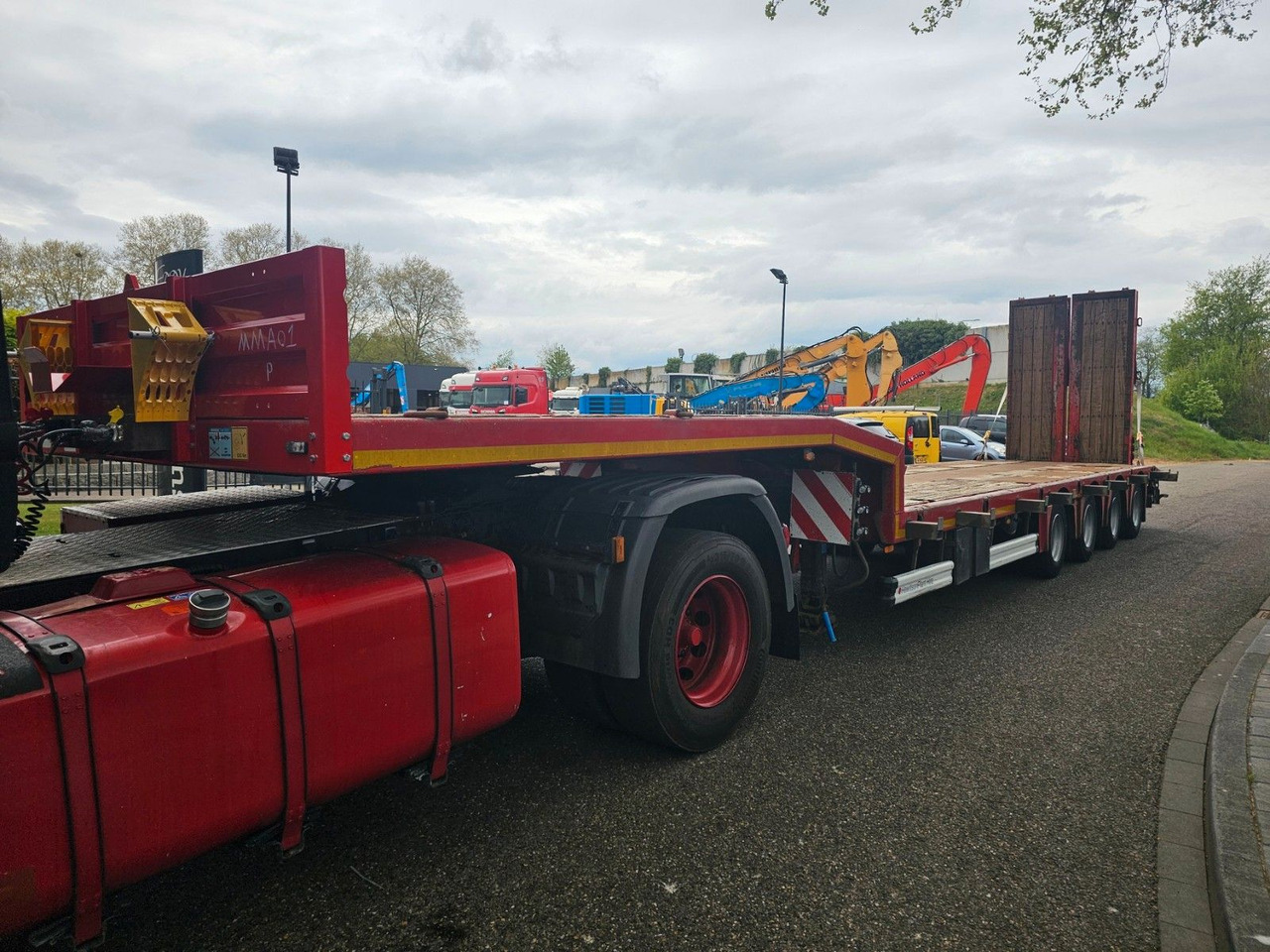 Kässbohrer LB4E Semie Tieflader Mit Rampen - Нискорамна площадка полуремарке: снимка 5 Kässbohrer LB4E Semie Tieflader Mit Rampen - Нискорамна площадка полуремарке: снимка 5