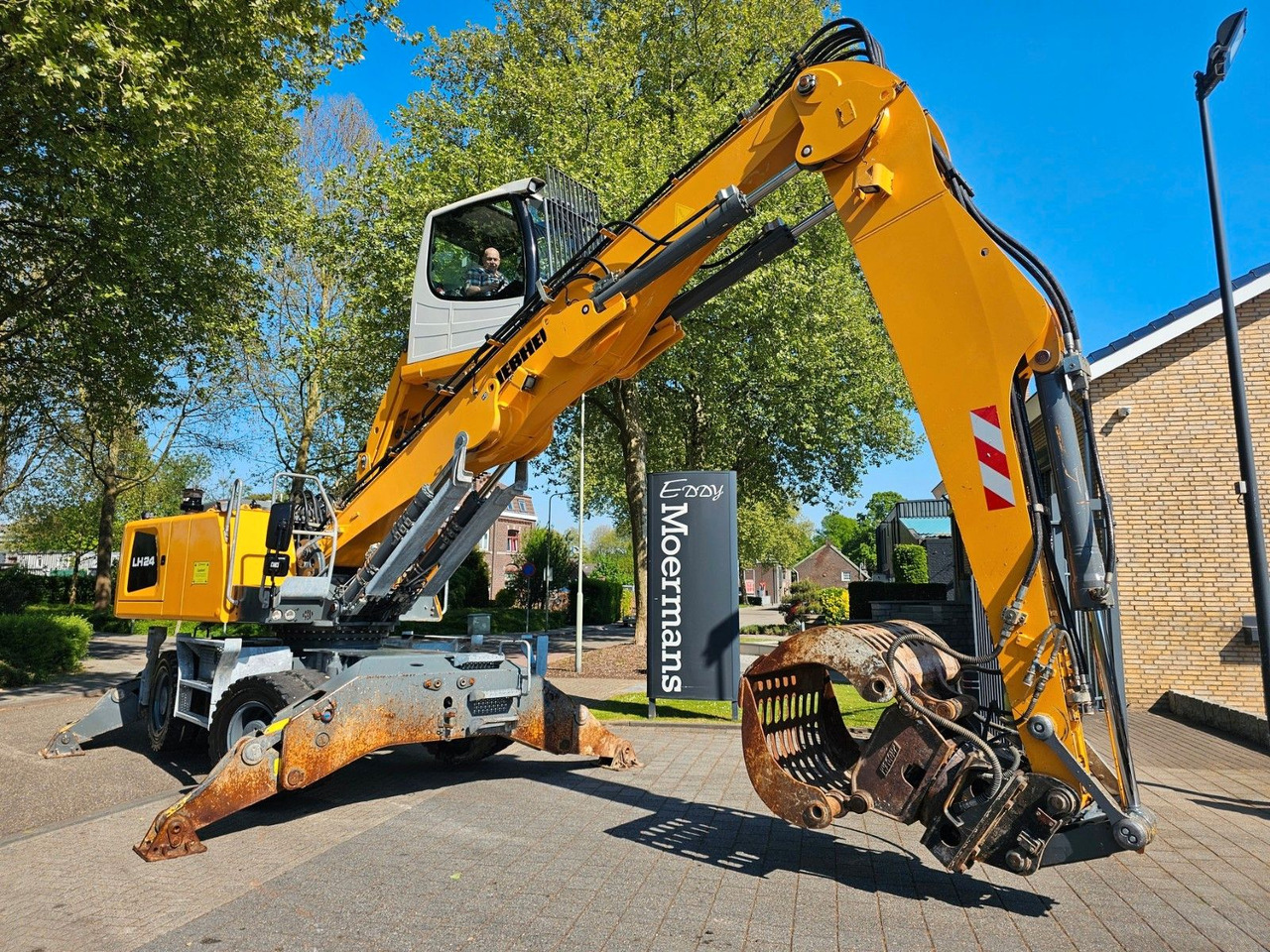 Liebherr LH 24M ( GK10 ) Mit Sortiergreifer - Колесен багер: снимка 1 Liebherr LH 24M ( GK10 ) Mit Sortiergreifer - Колесен багер: снимка 1