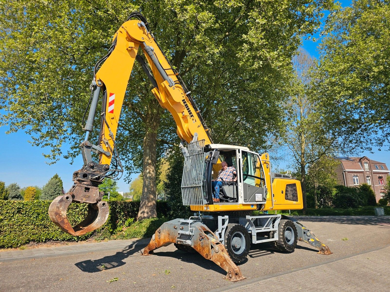 Liebherr LH 24M ( GK10 ) Mit Sortiergreifer - Колесен багер: снимка 3 Liebherr LH 24M ( GK10 ) Mit Sortiergreifer - Колесен багер: снимка 3