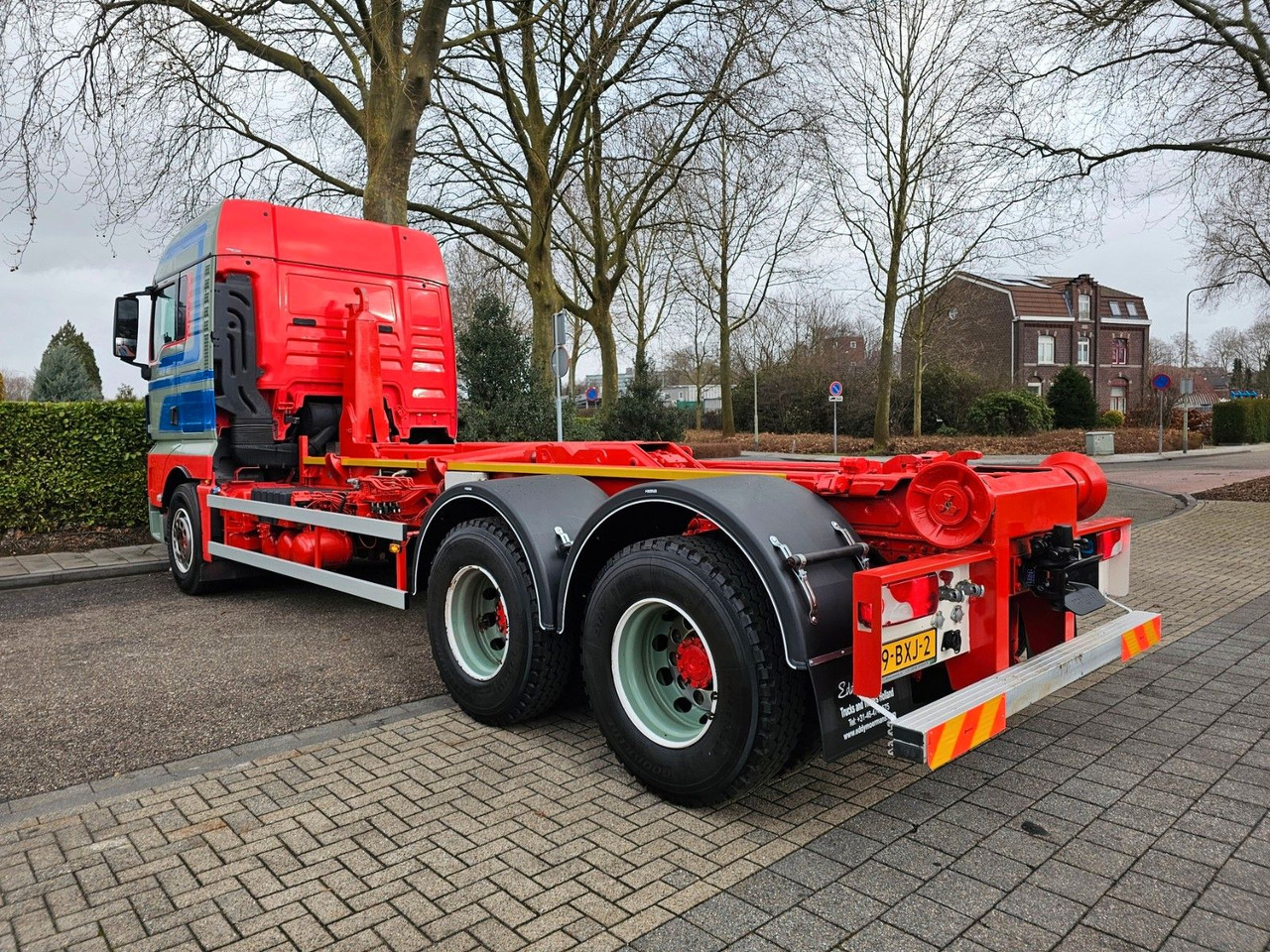 MAN TGX 26.560 XLX 6x4 Abrollkipper - Мултилифт с кука камион: снимка 2 MAN TGX 26.560 XLX 6x4 Abrollkipper - Мултилифт с кука камион: снимка 2