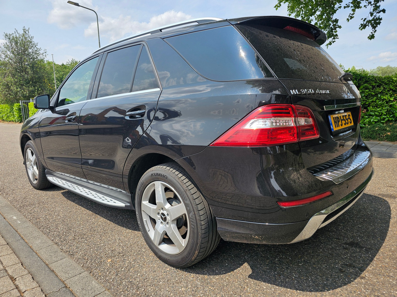 Mercedes Benz ML 350 Bluetec AMG - Джип: снимка 3 Mercedes Benz ML 350 Bluetec AMG - Джип: снимка 3