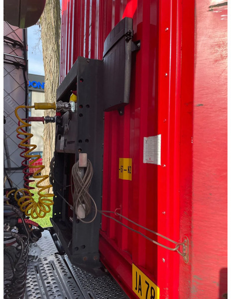 Kässbohrer Taut line XXL certificaat bij - Брезентово полуремарке: снимка 2 Kässbohrer Taut line XXL certificaat bij - Брезентово полуремарке: снимка 2