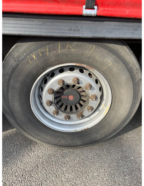 Kässbohrer Taut line XXL certificaat bij - Брезентово полуремарке: снимка 4 Kässbohrer Taut line XXL certificaat bij - Брезентово полуремарке: снимка 4