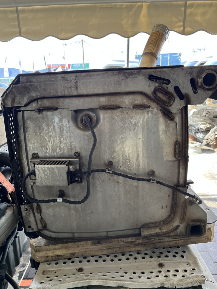 CATALYTIC CONVERTER 230L EURO 5 ACTROS MP3 - Катализатор за Камион: снимка 2 CATALYTIC CONVERTER 230L EURO 5 ACTROS MP3 - Катализатор за Камион: снимка 2