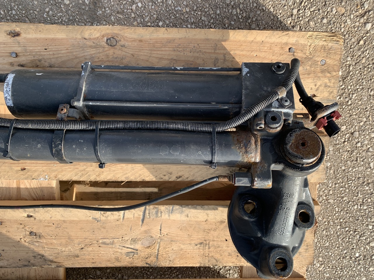 ELECTRIC HYDRAULIC CYLINDER USED FOR CAB TILTING ACTROS MP4 - Хидравлика за Камион: снимка 3 ELECTRIC HYDRAULIC CYLINDER USED FOR CAB TILTING ACTROS MP4 - Хидравлика за Камион: снимка 3