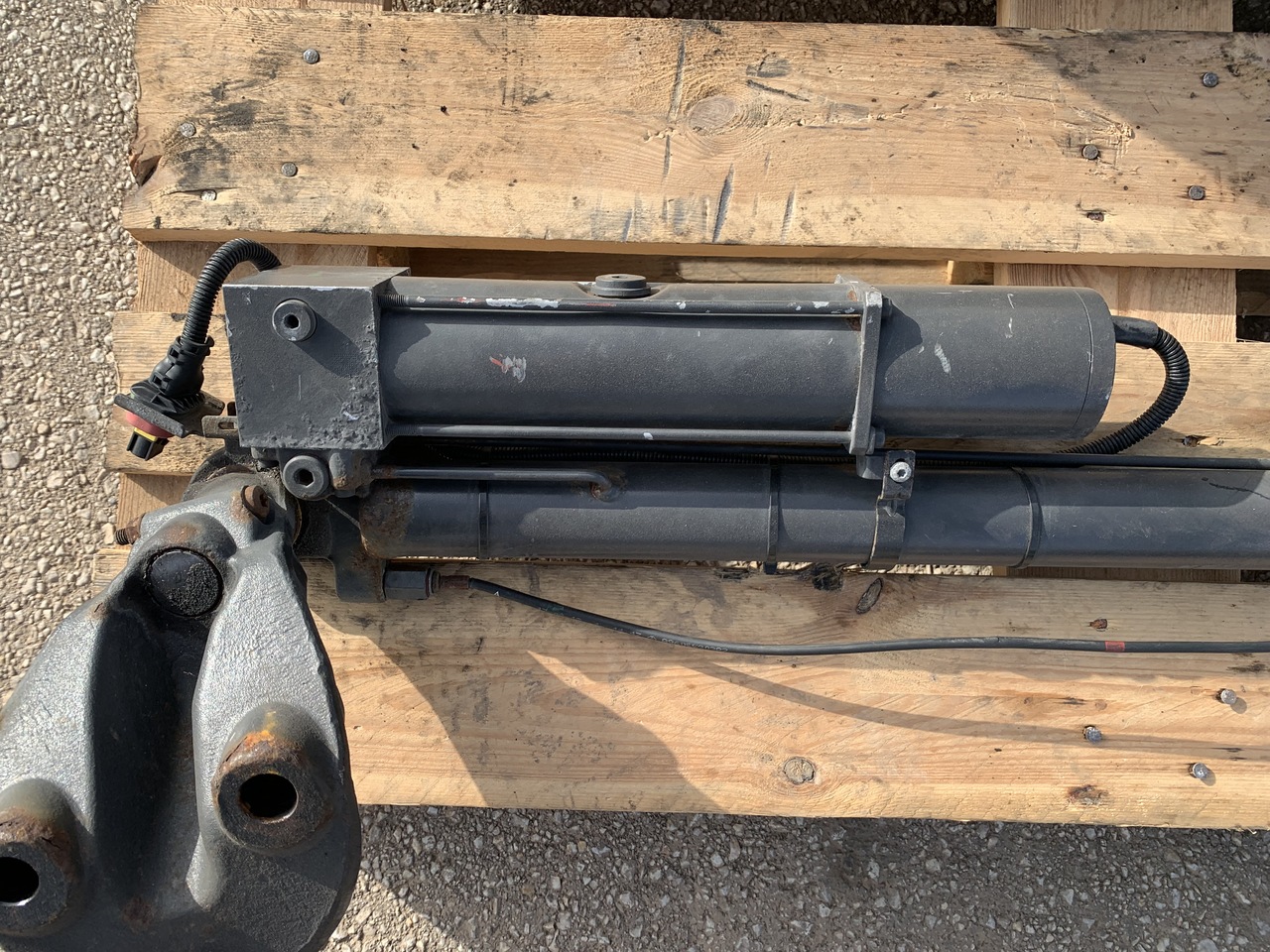 ELECTRIC HYDRAULIC CYLINDER USED FOR CAB TILTING ACTROS MP4 - Хидравлика за Камион: снимка 2 ELECTRIC HYDRAULIC CYLINDER USED FOR CAB TILTING ACTROS MP4 - Хидравлика за Камион: снимка 2