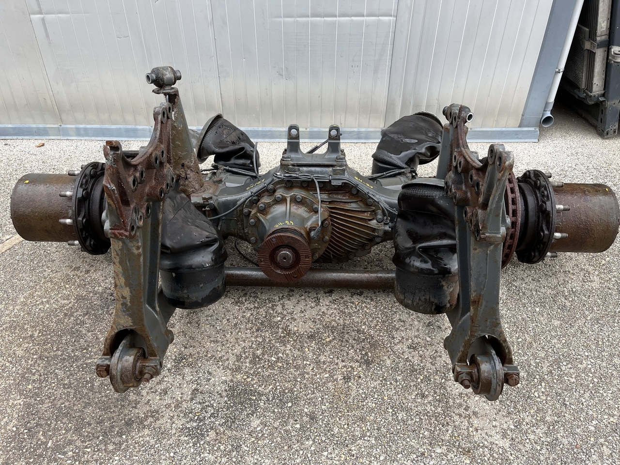 REAR AXLE WITH DIFFERENTIAL GEAR ,RATIO 29:24 - Диференциал за Камион: снимка 1 REAR AXLE WITH DIFFERENTIAL GEAR ,RATIO 29:24 - Диференциал за Камион: снимка 1