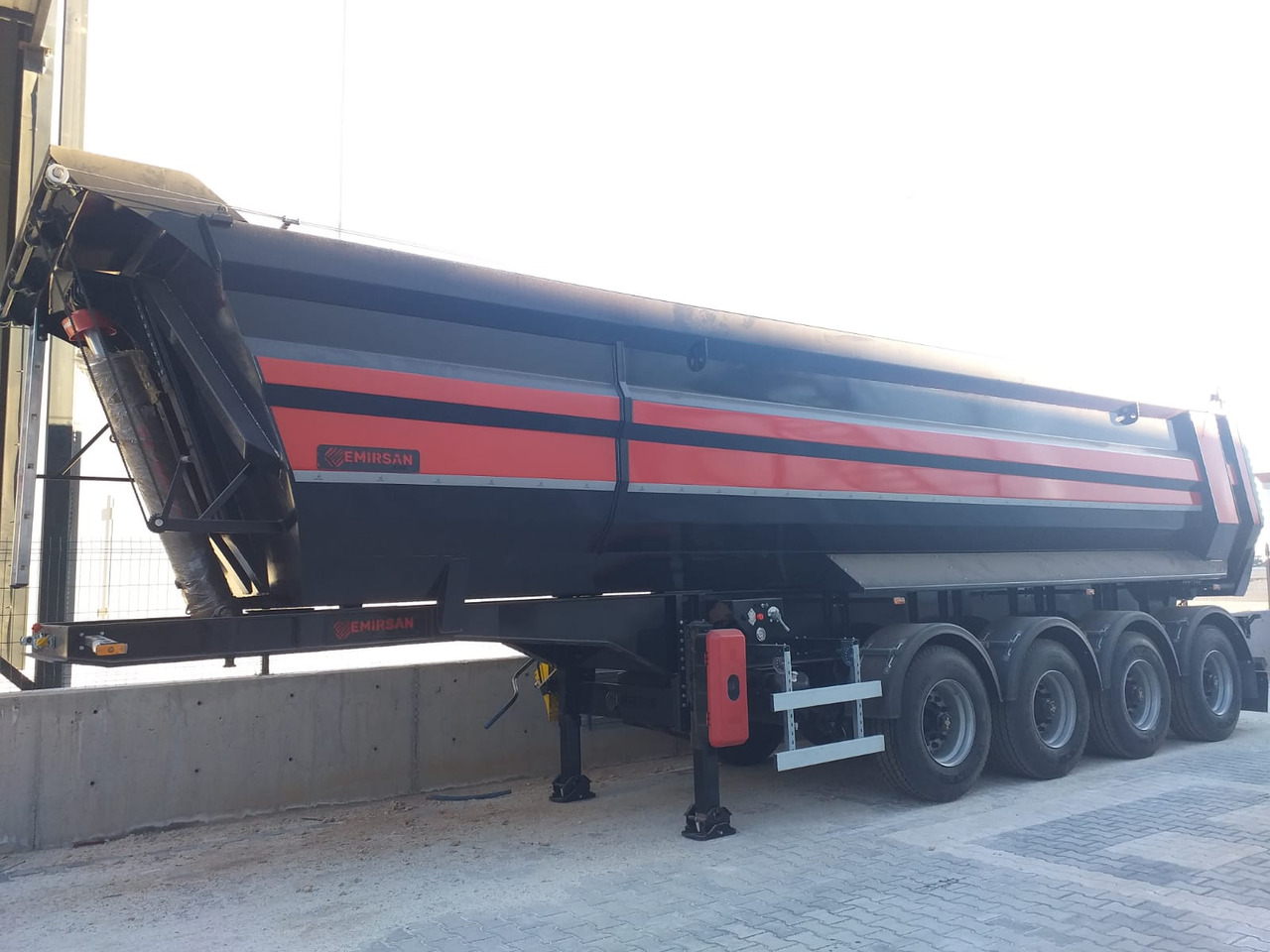 EMIRSAN SELF-STEERING, 4 AXLE U TYPE TIPPER - Самосвал полуремарке: снимка 5 EMIRSAN SELF-STEERING, 4 AXLE U TYPE TIPPER - Самосвал полуремарке: снимка 5