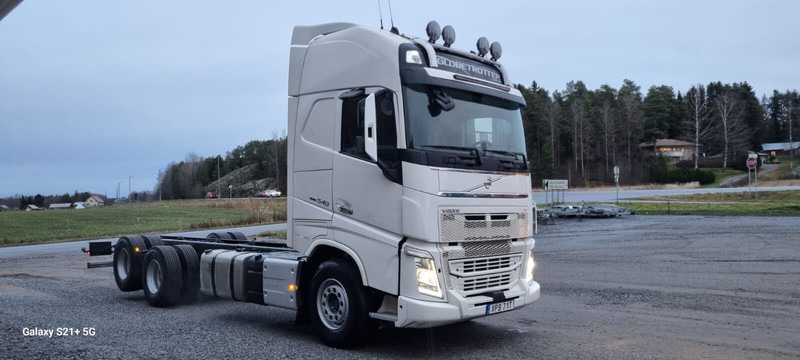 Volvo FH540 6x4 Globe XL - Шаси кабина: снимка 2 Volvo FH540 6x4 Globe XL - Шаси кабина: снимка 2