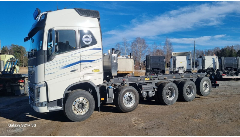 Volvo FH750 New engine and gearbox - Шаси кабина: снимка 1 Volvo FH750 New engine and gearbox - Шаси кабина: снимка 1